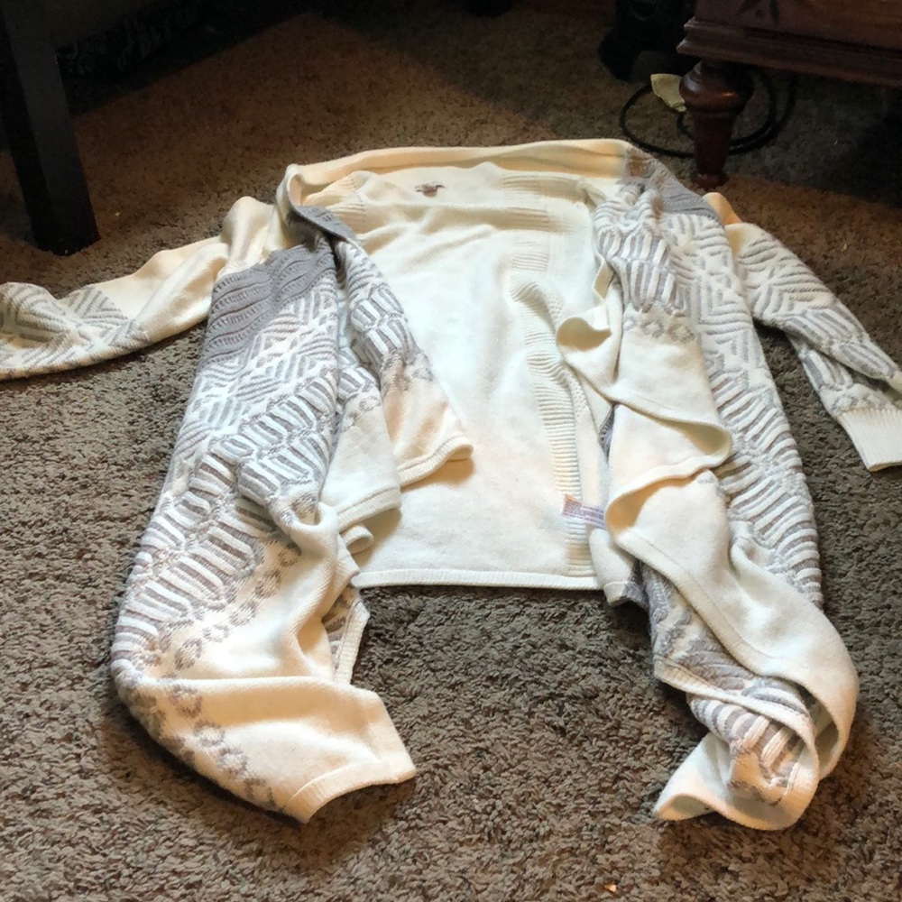 Selling white & gray Shall